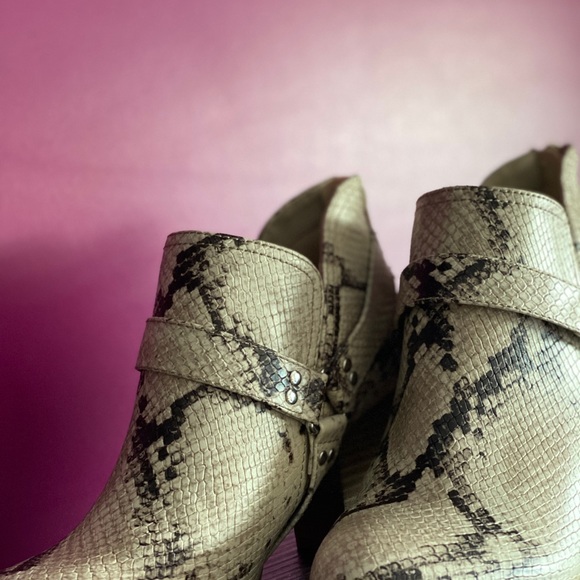 Snakeskin Booties - Picture 4 of 12